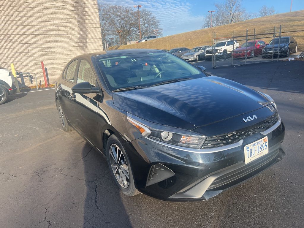 Thumbnail: 2023 Kia Forte - 3