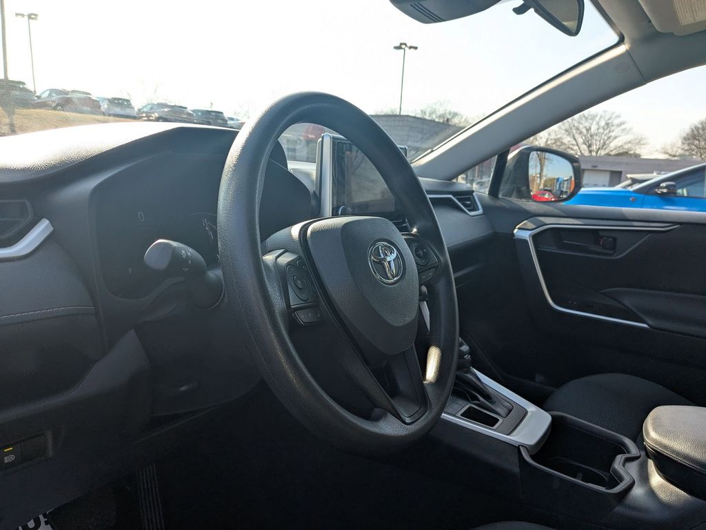 Thumbnail: 2024 Toyota RAV4 - 11