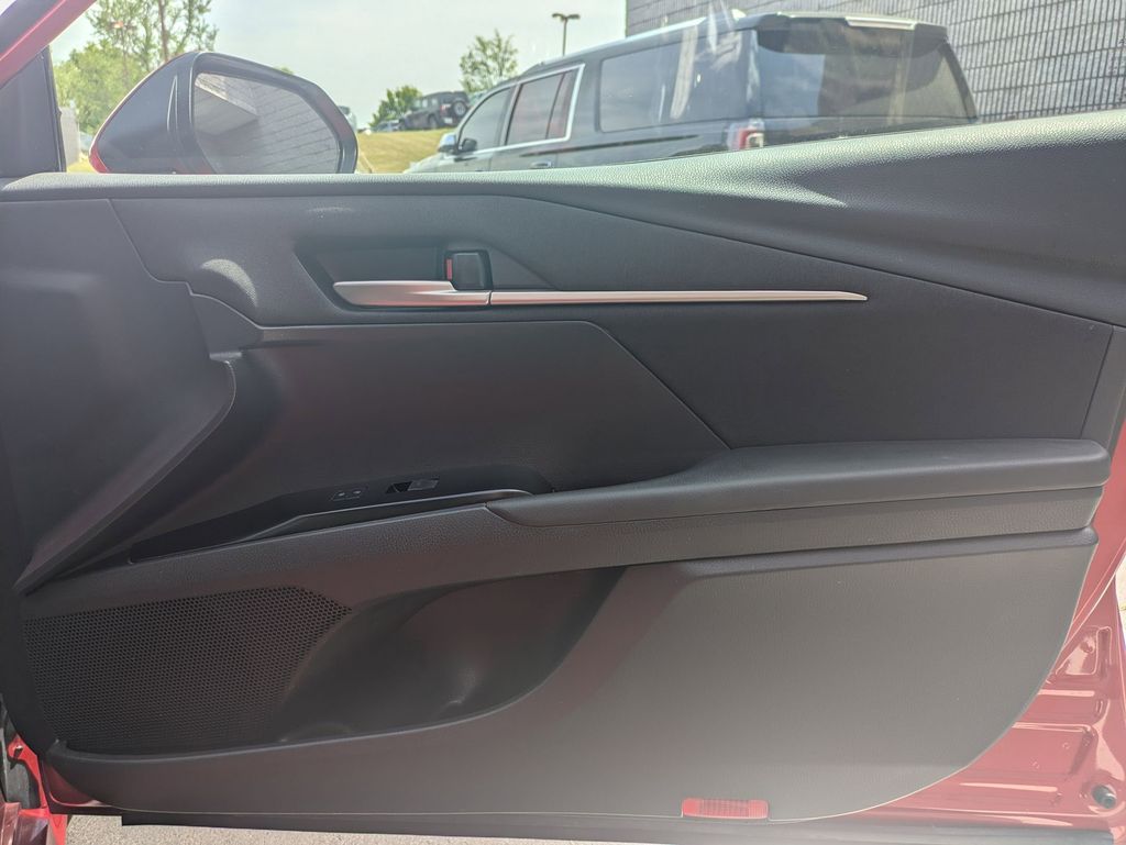 Thumbnail: 2025 Toyota Camry - 32