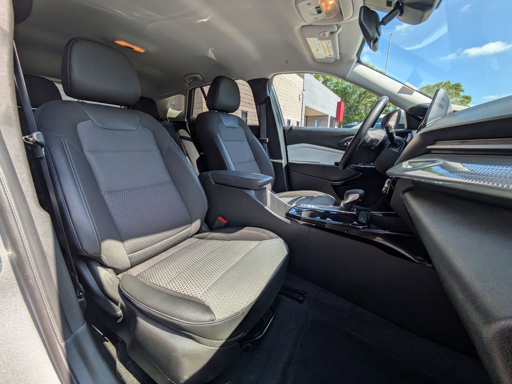 Thumbnail: 2025 Chevrolet Trax - 30