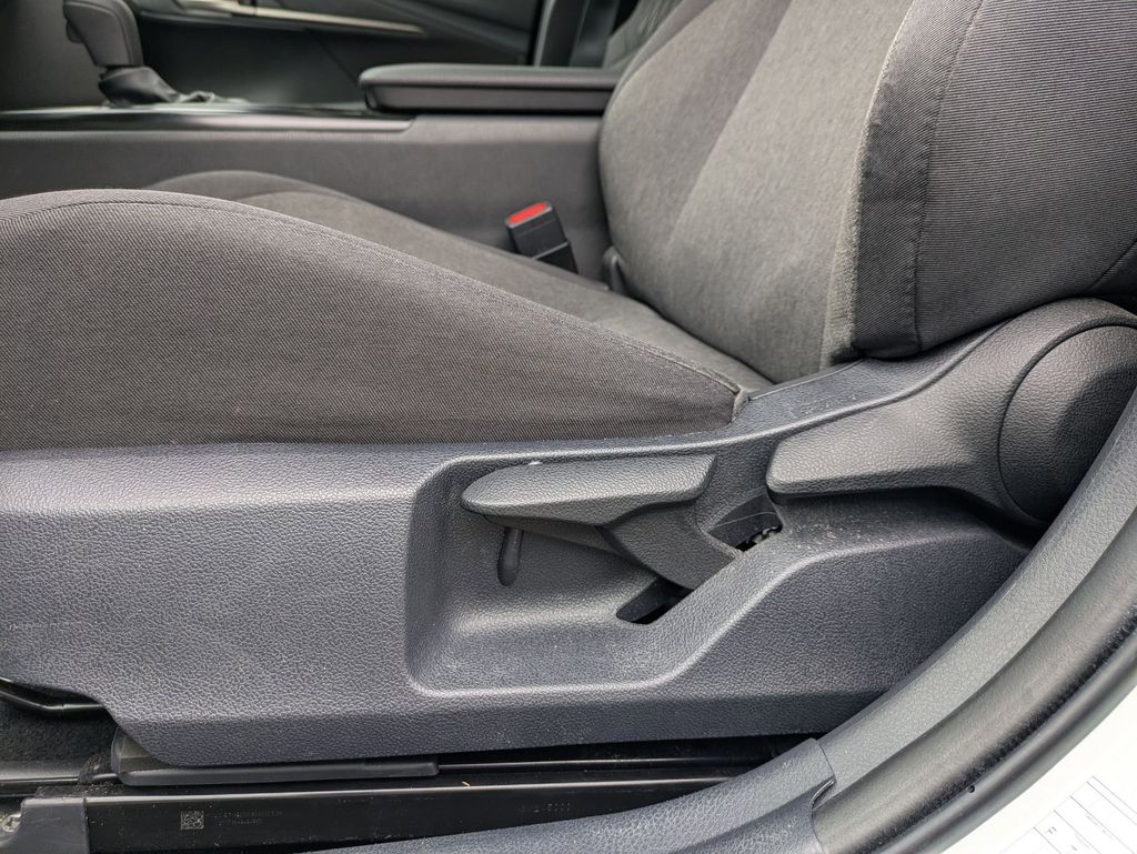 Thumbnail: 2025 Toyota Camry - 14