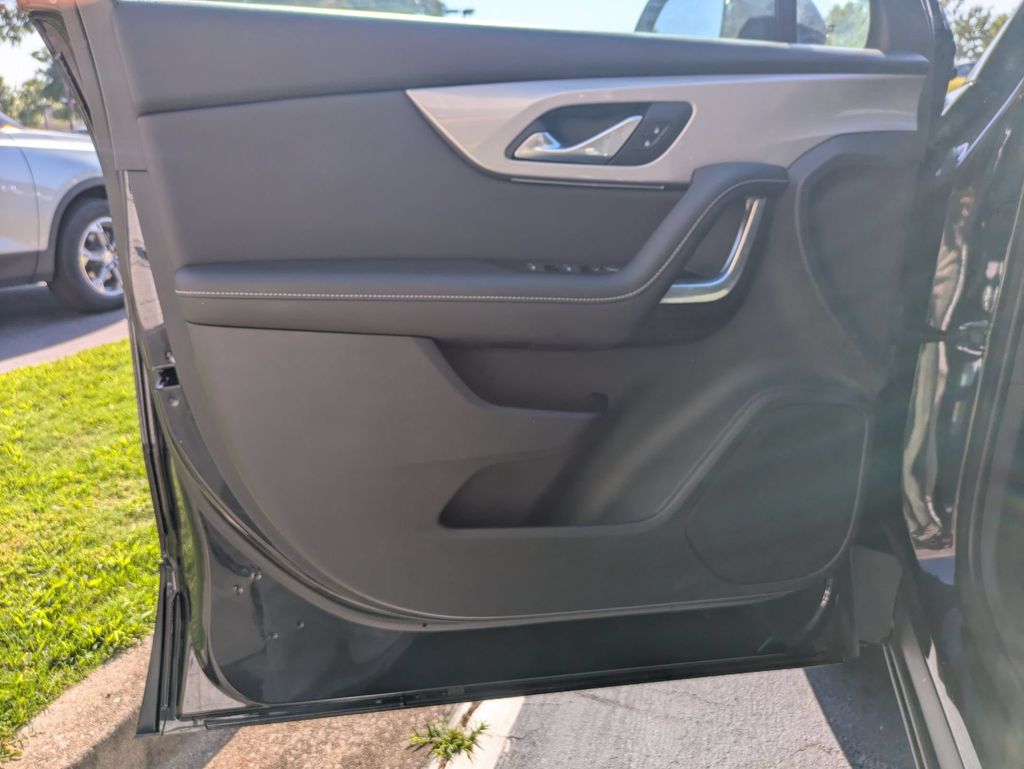 Thumbnail: 2025 Chevrolet Blazer - 11