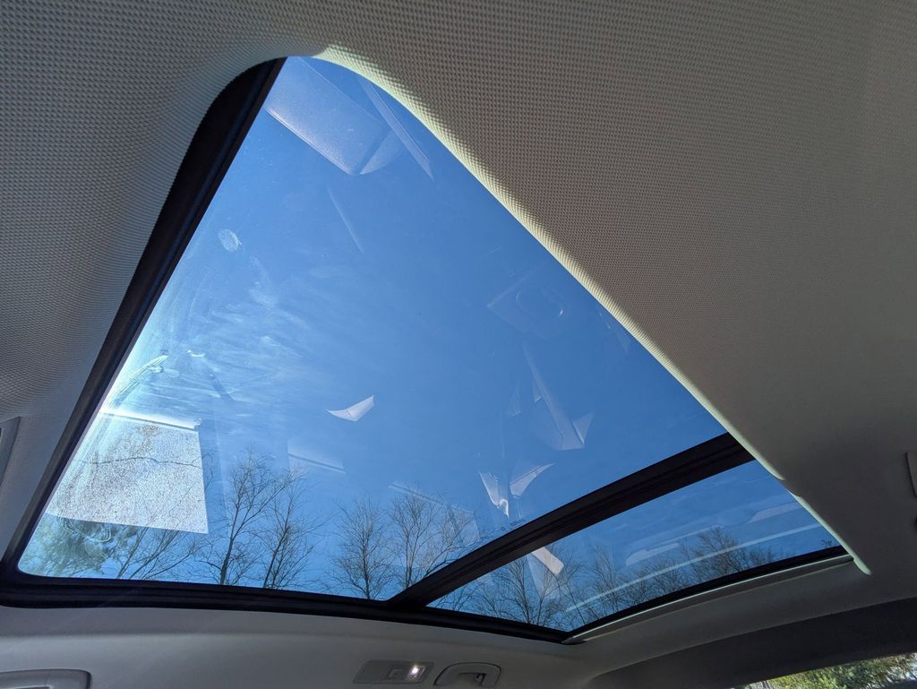 Thumbnail: 2024 Volkswagen Tiguan - 24