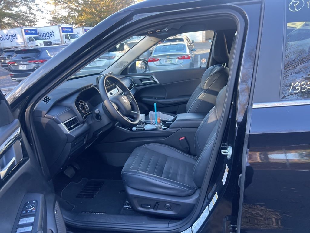 Certified 2025 Mitsubishi Outlander SE SUV