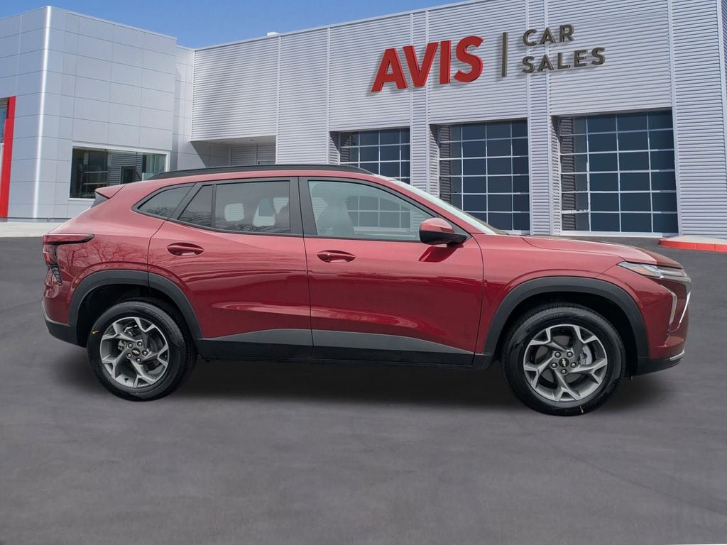 Thumbnail: 2025 Chevrolet Trax - 5