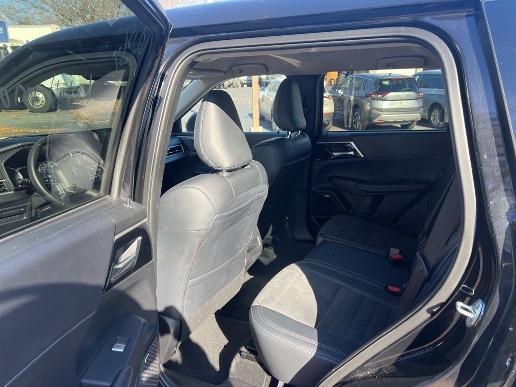 Thumbnail: 2025 Mitsubishi Outlander - 6