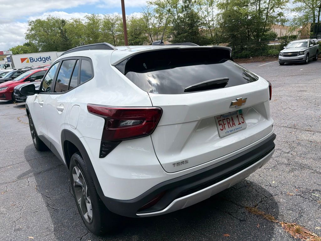 Thumbnail: 2025 Chevrolet Trax - 8