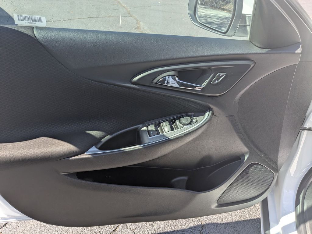 Thumbnail: 2024 Chevrolet Malibu - 11