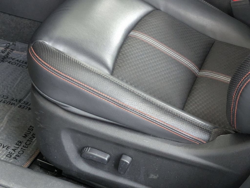 2025 Nissan Altima SR - Photo 15