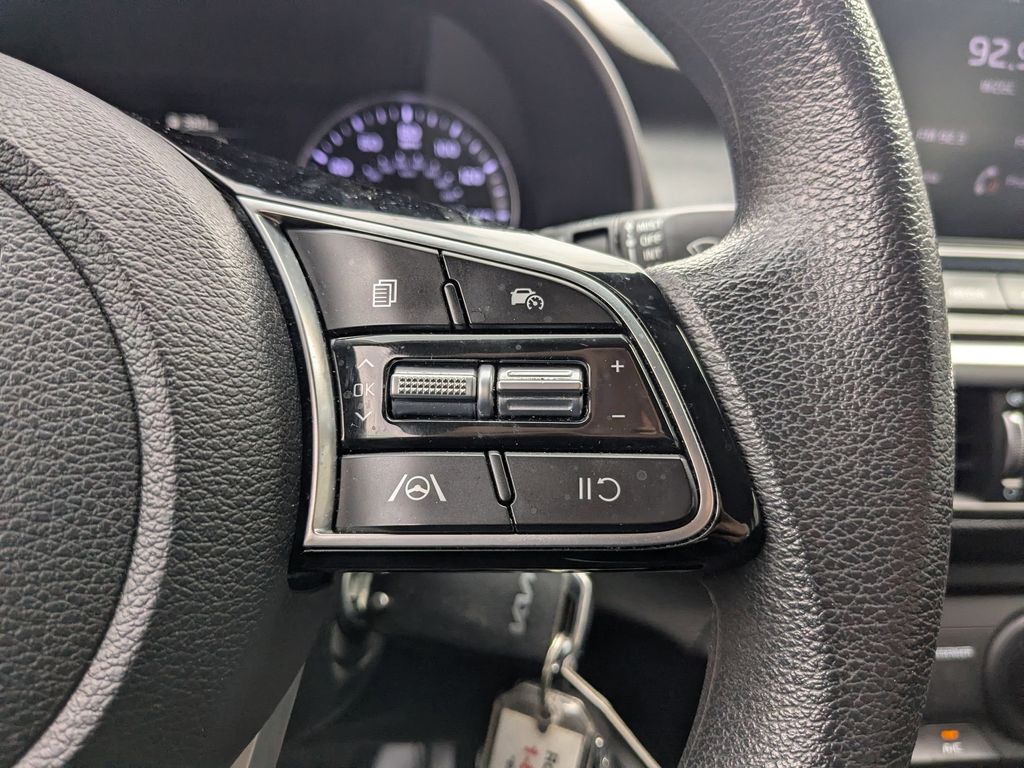 Thumbnail: 2024 Kia Forte - 16