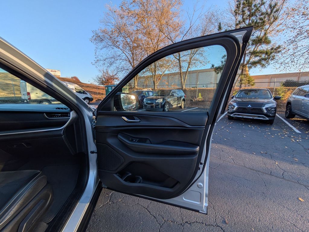 Thumbnail: 2024 Jeep Grand Cherokee L - 28