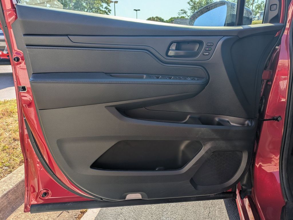 Thumbnail: 2025 Honda Odyssey - 11