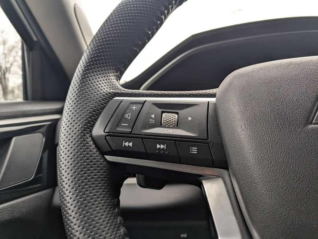 Thumbnail: 2025 Mitsubishi Outlander - 15