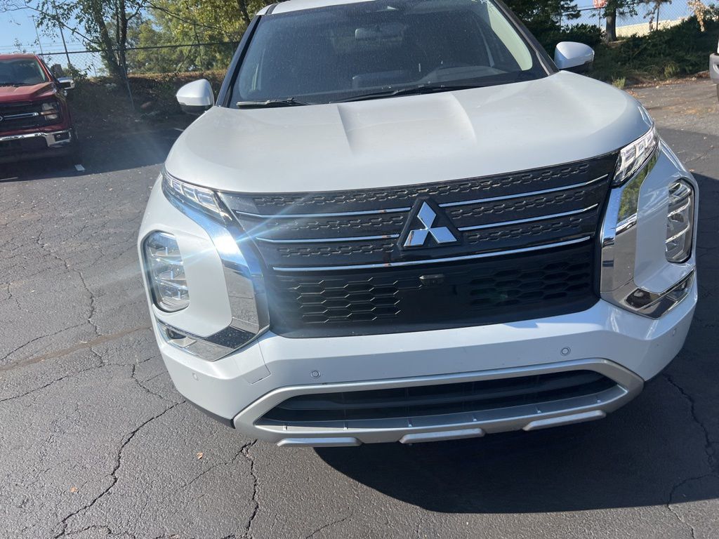 Thumbnail: 2024 Mitsubishi Outlander - 2