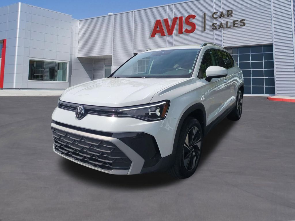 2025 Volkswagen Taos 1.5T SE 4Motion's photo