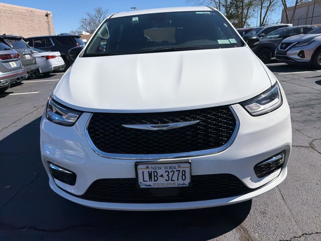 Thumbnail: 2025 Chrysler Pacifica - 2