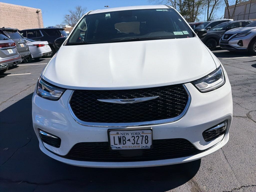 Certified 2025 Chrysler Pacifica Select Van Passenger Van