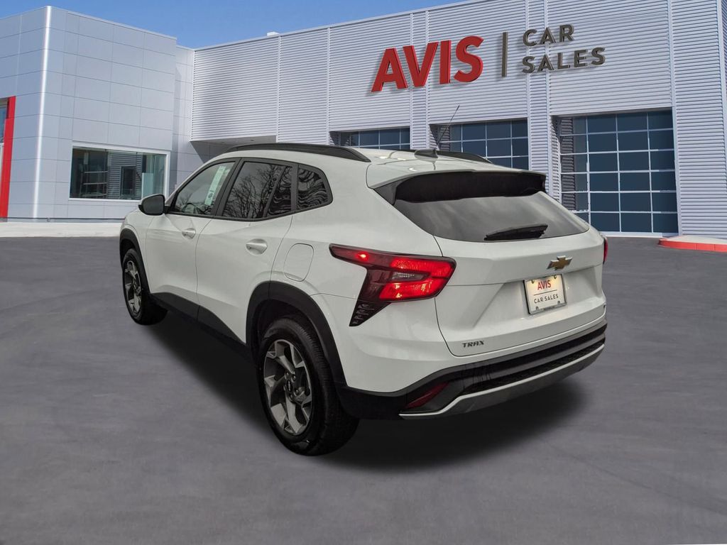 Thumbnail: 2025 Chevrolet Trax - 9
