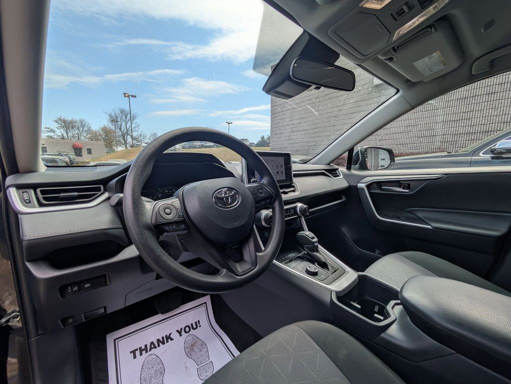 Thumbnail: 2025 Toyota RAV4 - 15