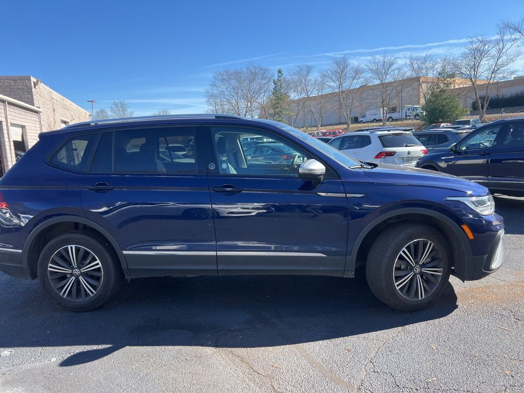 Thumbnail: 2024 Volkswagen Tiguan - 4