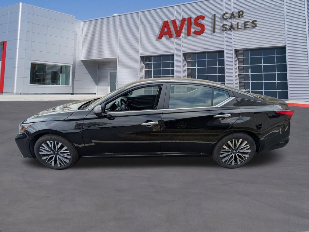 Thumbnail: 2025 Nissan Altima - 10