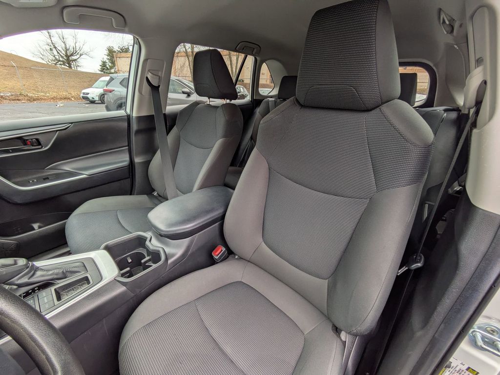 Thumbnail: 2024 Toyota RAV4 - 23