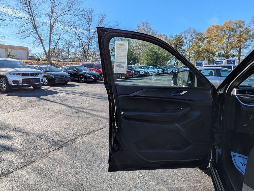 Thumbnail: 2024 Jeep Grand Cherokee L - 11