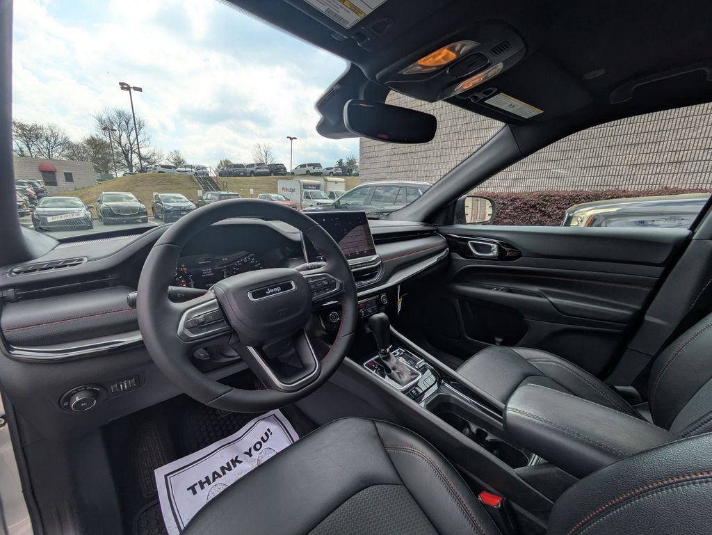 Thumbnail: 2025 Jeep Compass - 15