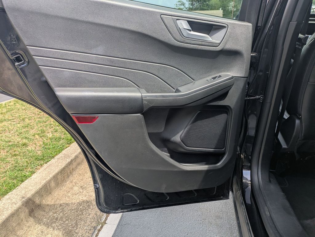 2025 Ford Escape ST-Line - Photo 26
