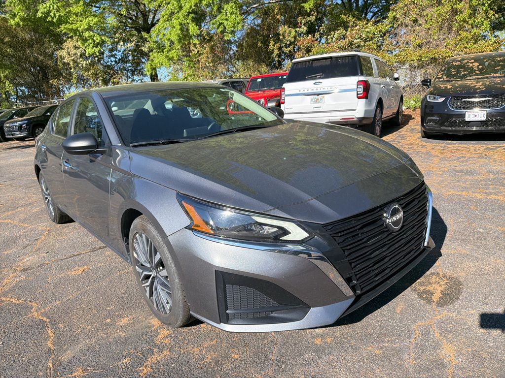 Thumbnail: 2025 Nissan Altima - 3