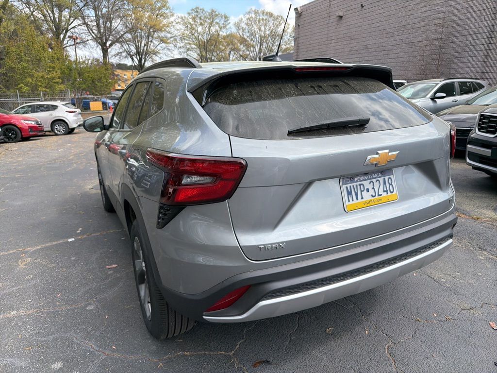 Thumbnail: 2025 Chevrolet Trax - 7