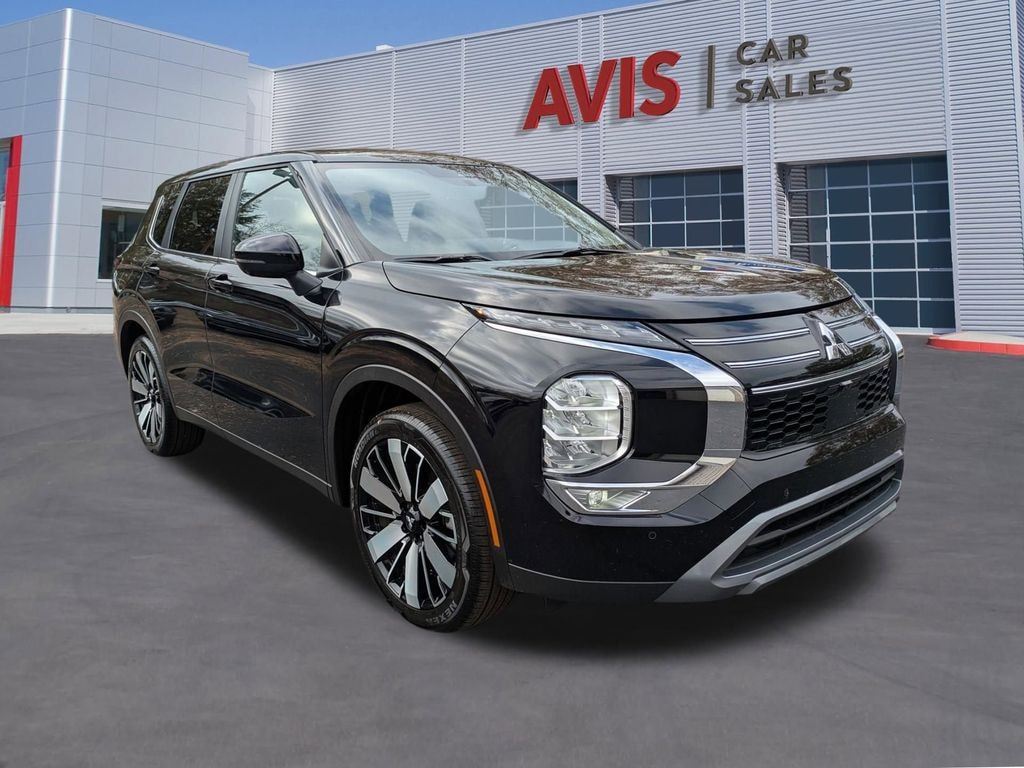 Certified 2025 Mitsubishi Outlander SE SUV