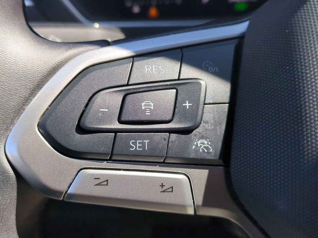 Thumbnail: 2024 Volkswagen Tiguan - 20