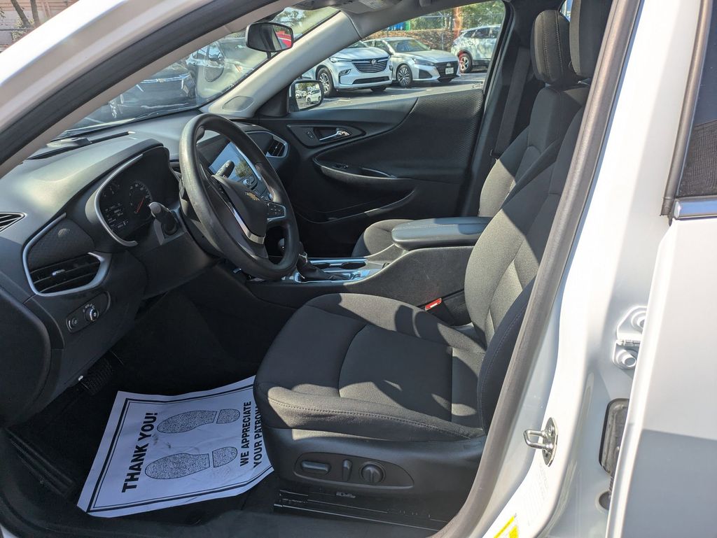 Thumbnail: 2024 Chevrolet Malibu - 14