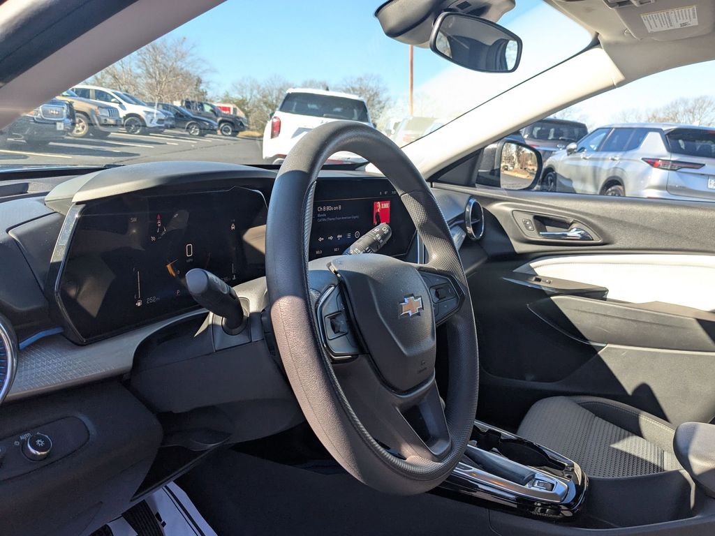 Thumbnail: 2024 Chevrolet Trax - 13