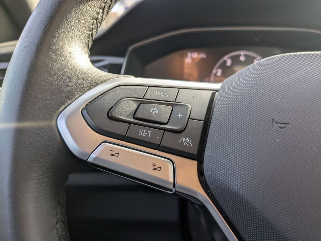 Thumbnail: 2025 Volkswagen Jetta - 15