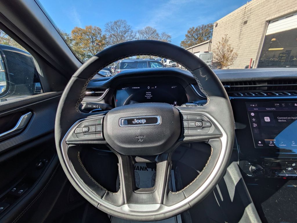 Thumbnail: 2024 Jeep Grand Cherokee L - 16