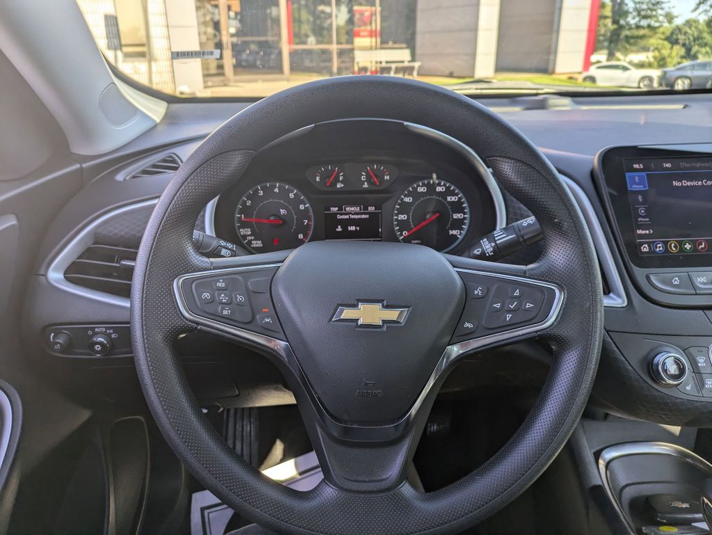 Thumbnail: 2024 Chevrolet Malibu - 19