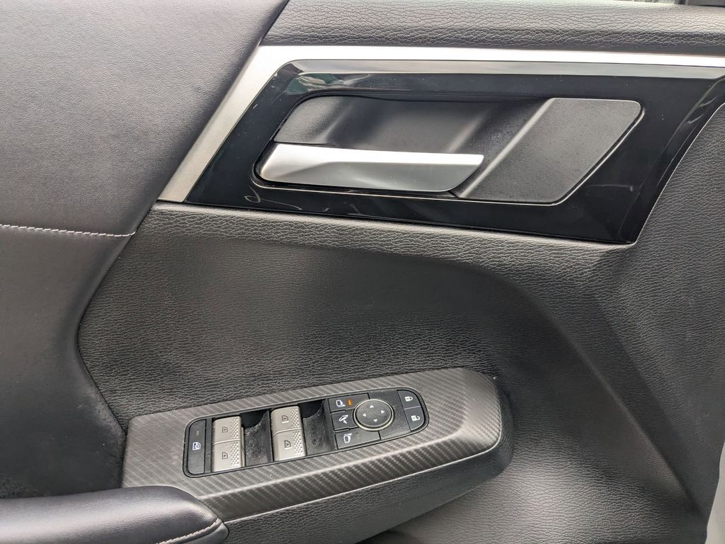 Thumbnail: 2025 Mitsubishi Outlander - 23