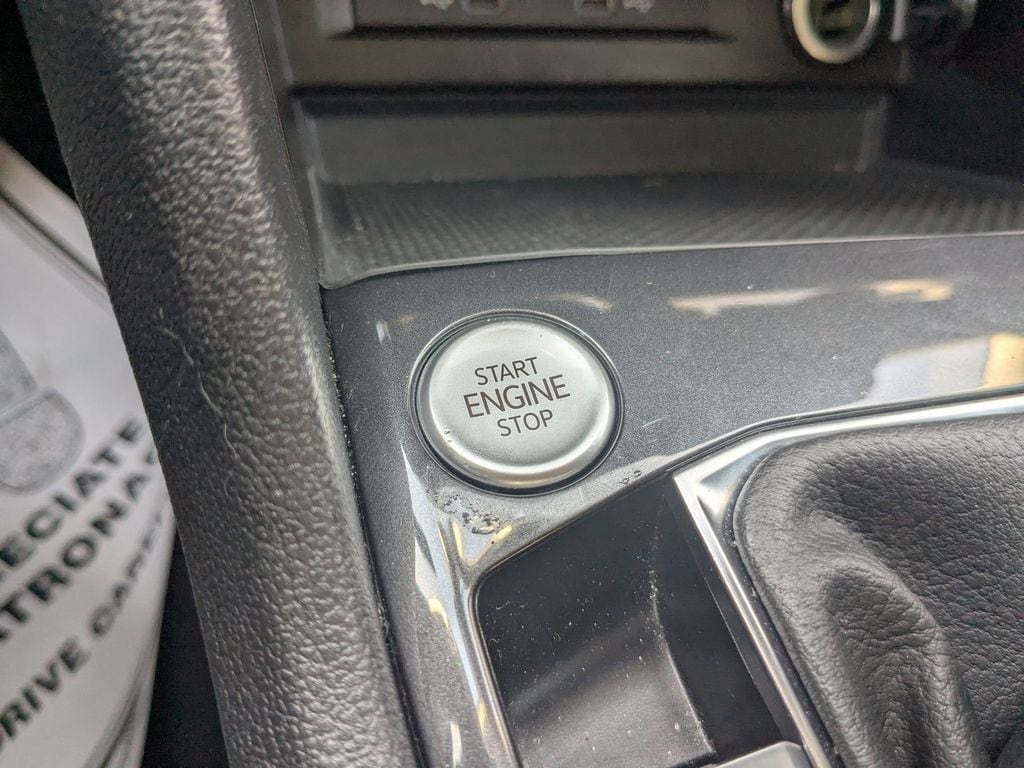 Thumbnail: 2024 Volkswagen Tiguan - 21