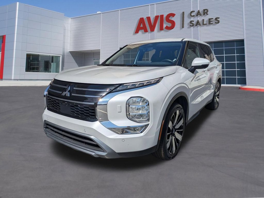 2025 Mitsubishi Outlander SE S-AWC's photo