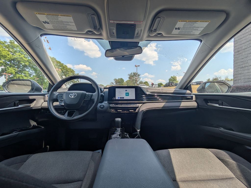 Thumbnail: 2025 Toyota Camry - 25