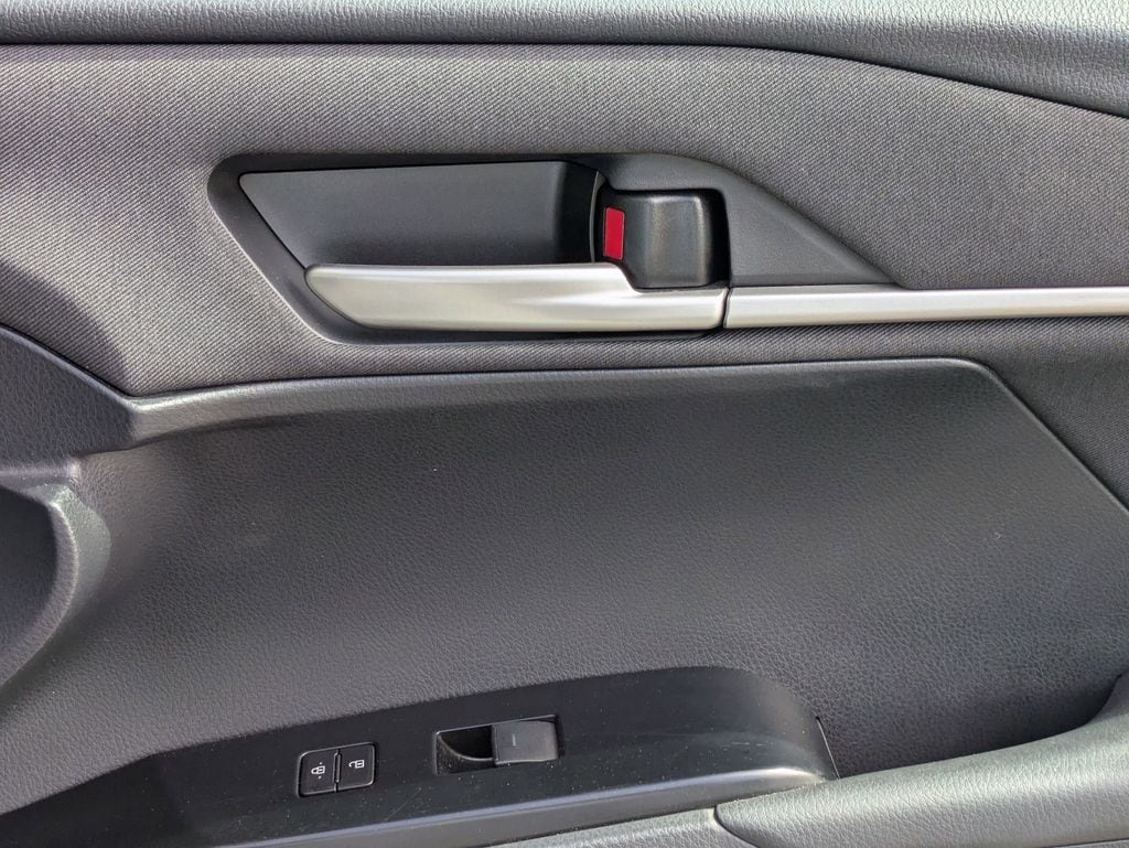 Thumbnail: 2025 Toyota Camry - 33