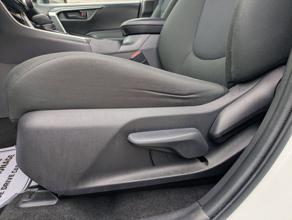 Thumbnail: 2025 Toyota RAV4 - 13