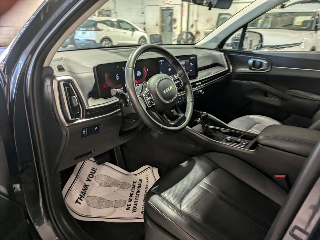 Thumbnail: 2024 Kia Sorento - 14