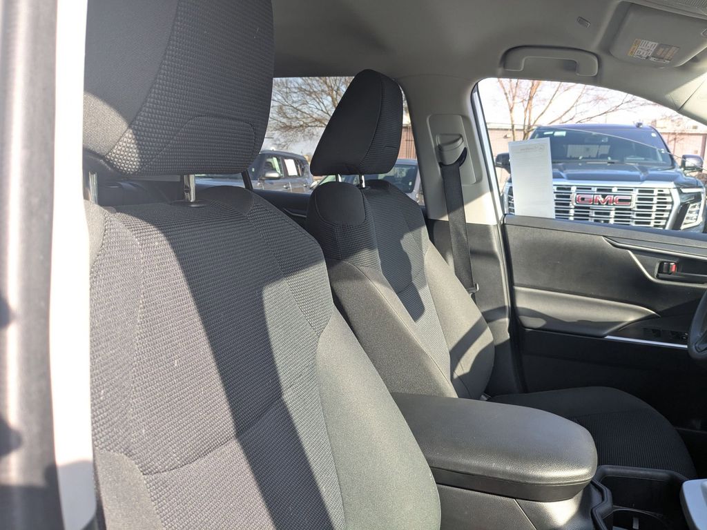 Thumbnail: 2024 Toyota RAV4 - 29