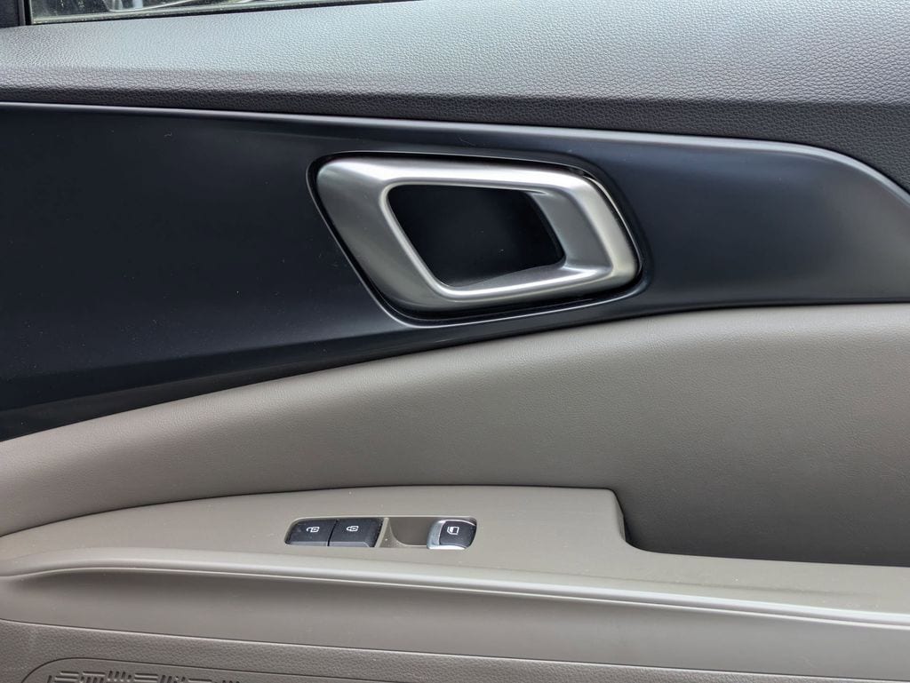 Thumbnail: 2025 Kia Carnival - 34