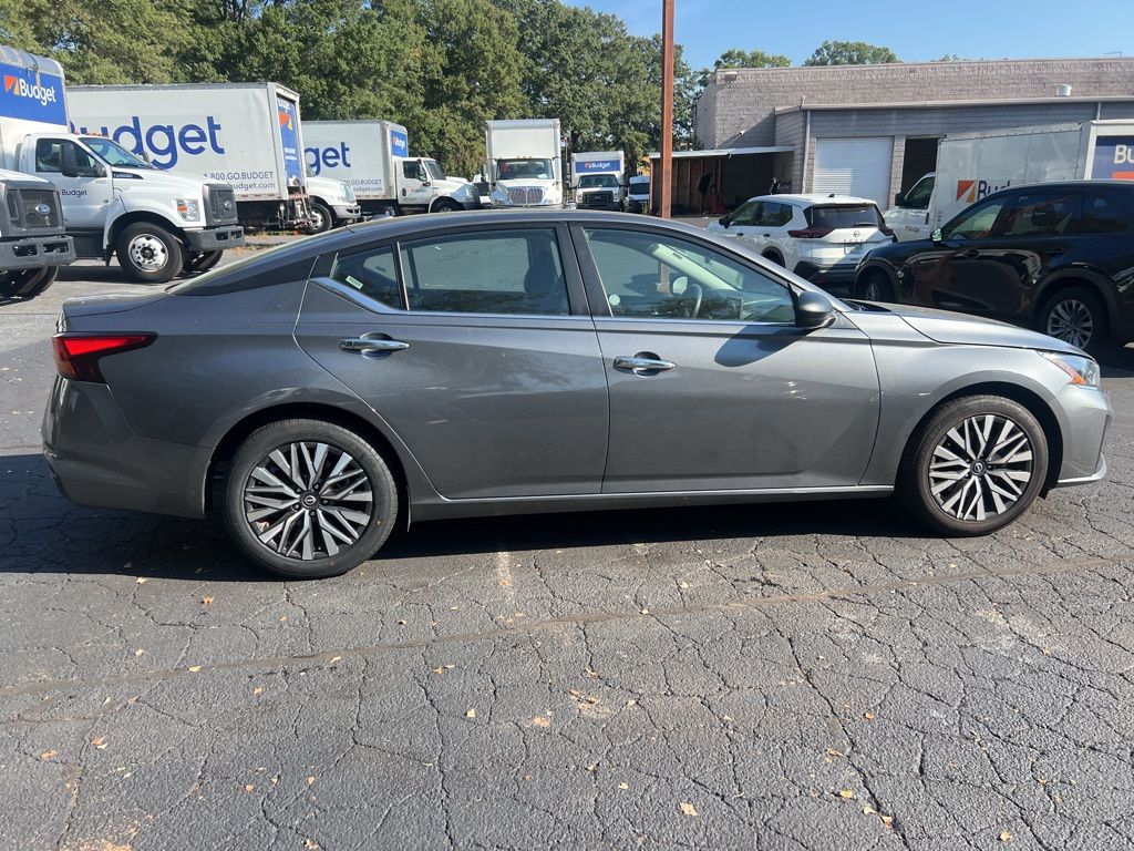 Thumbnail: 2024 Nissan Altima - 8