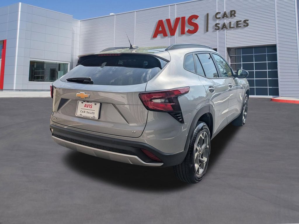 Thumbnail: 2025 Chevrolet Trax - 6
