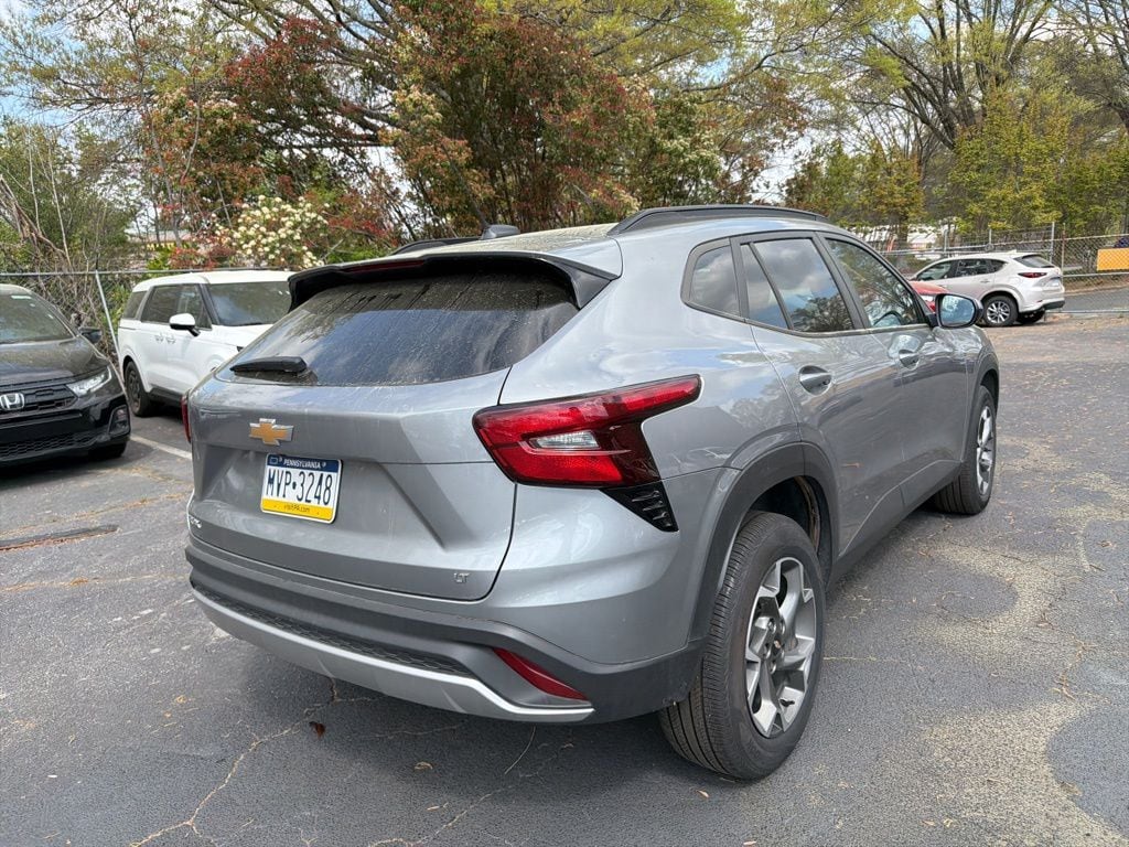 Thumbnail: 2025 Chevrolet Trax - 5